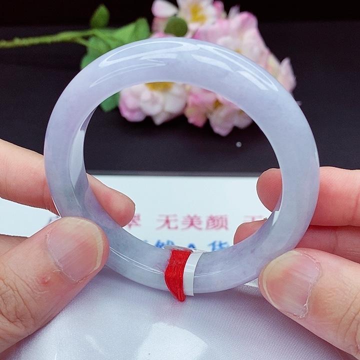 翡翠手镯未镶嵌56圈