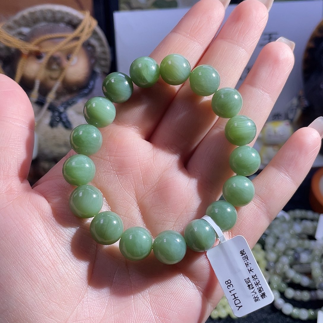 和田玉未镶嵌手串