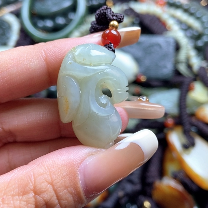 和田玉颈饰未镶嵌