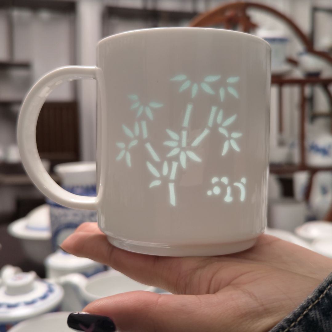 陶瓷熊猫马克杯一个