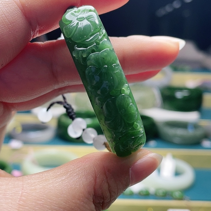 和田玉手牌未镶嵌