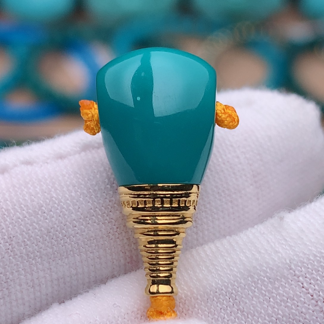 18K金镶嵌绿松石珠宝奇石9.5mm
