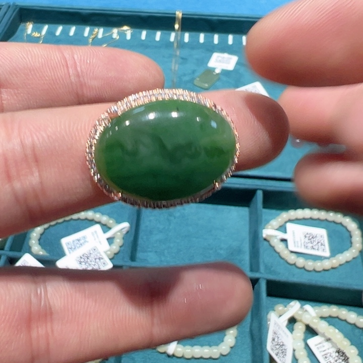 未镶嵌蛇纹石玉手链