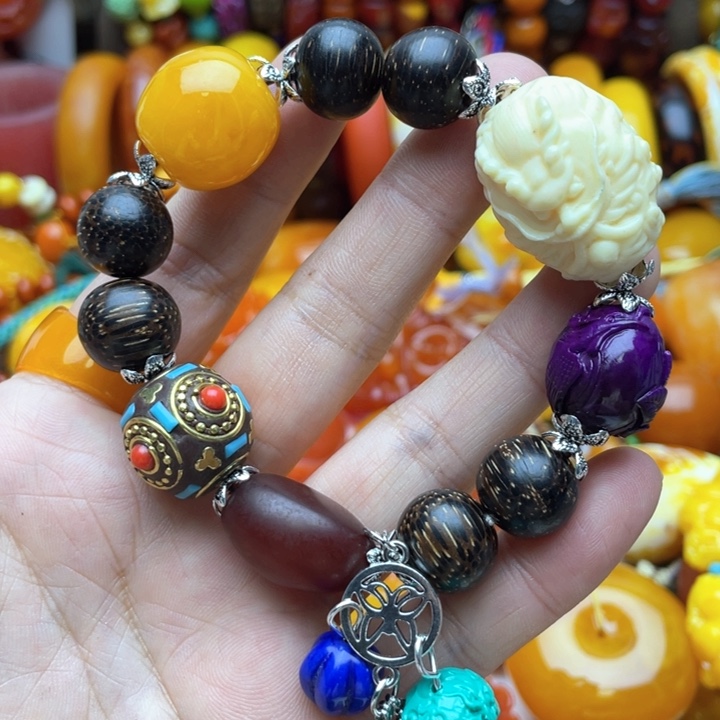 树脂制品35号设计款手串