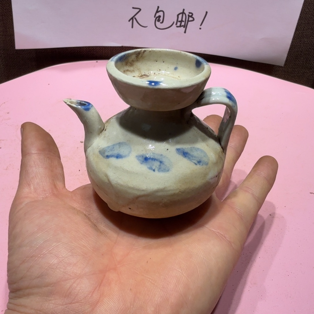 陶其他漂亮的小瓷瓶子