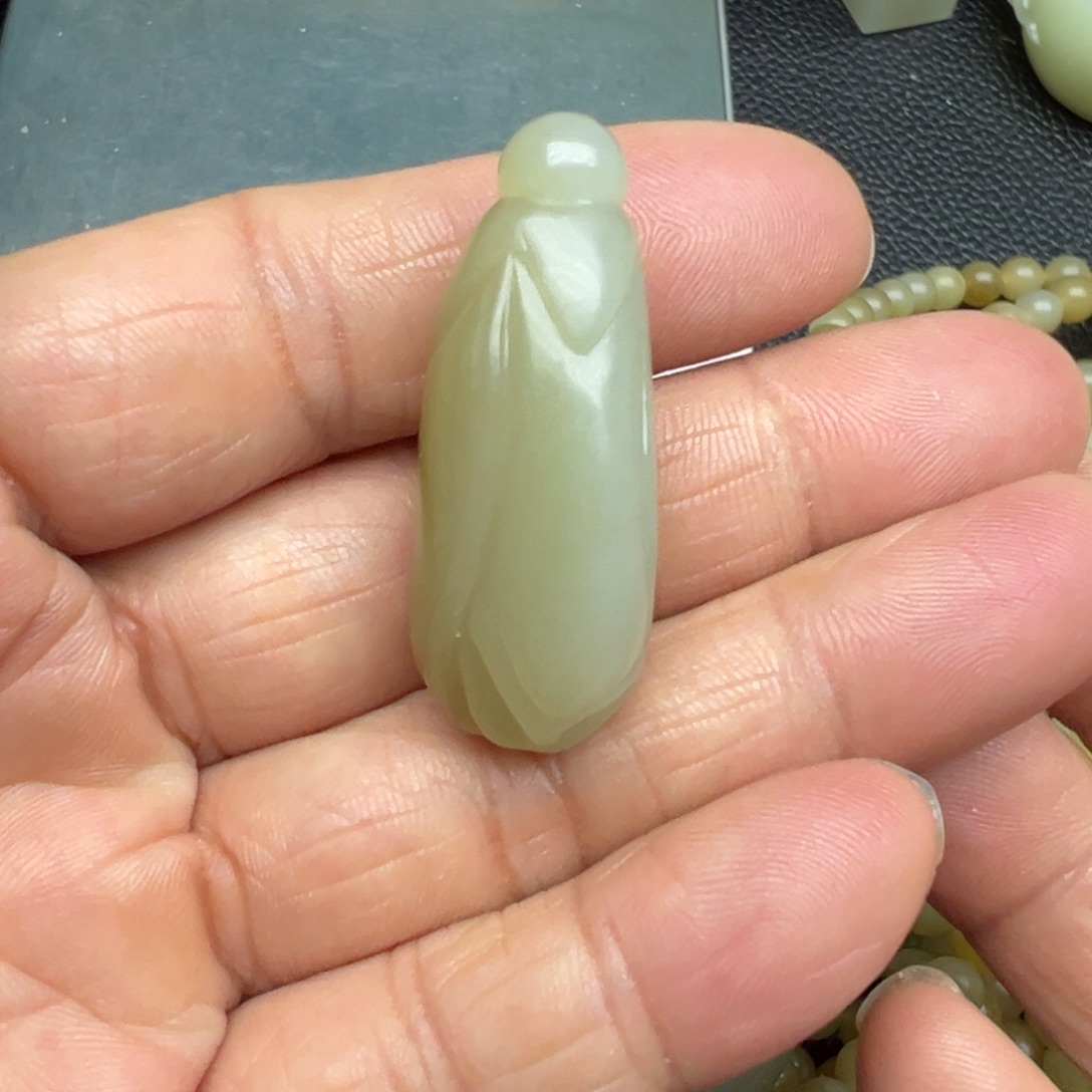 和田玉（糖玉）未镶嵌吊坠(不含链)