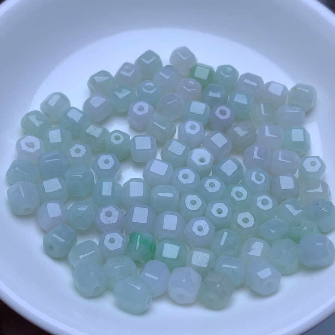 【闪购商品】未镶嵌手链翡翠卡6.2三彩六棱珠30个