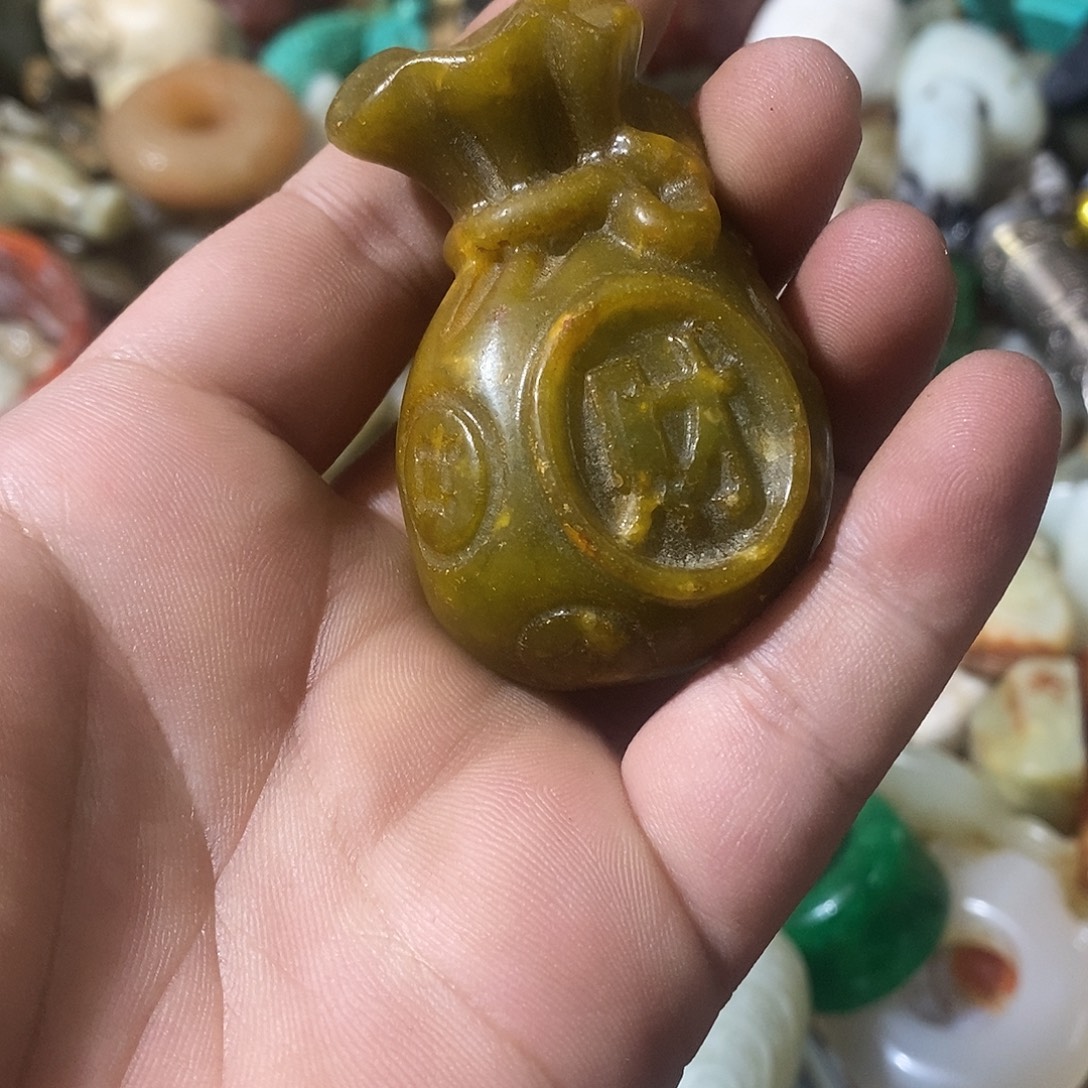 和田玉（糖玉）未镶嵌挂件
