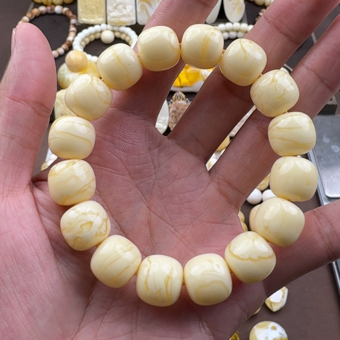 裸石琥珀未镶嵌蜜蜡