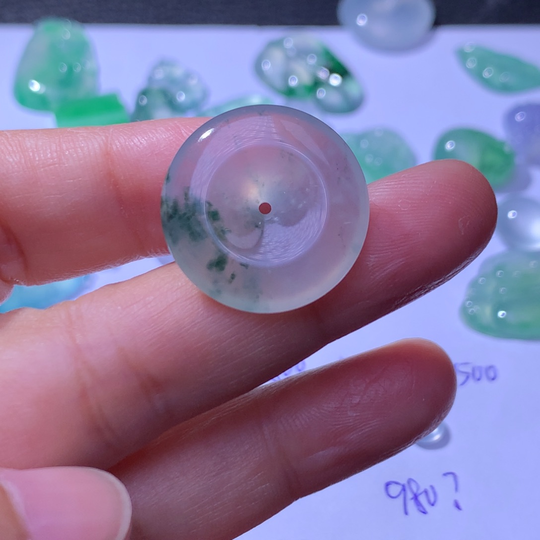 翡翠颈饰未镶嵌扣子