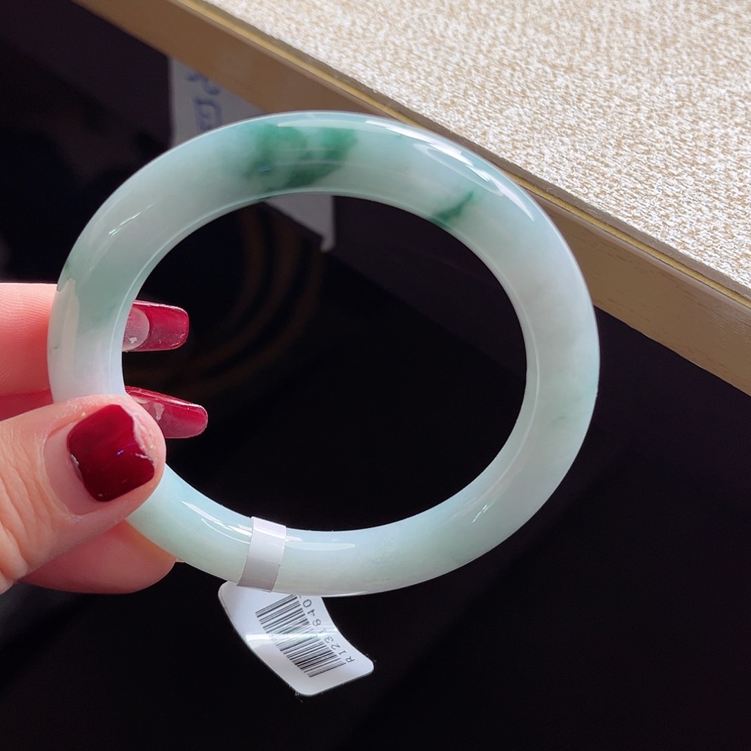 翡翠手镯未镶嵌手镯