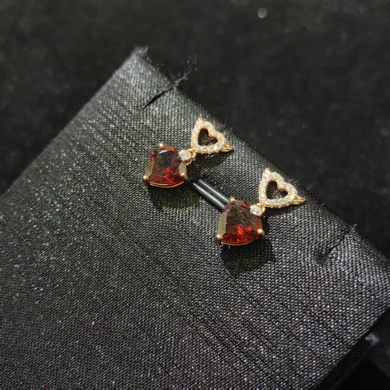 ZY-JFLSLER448-石榴石耳钉