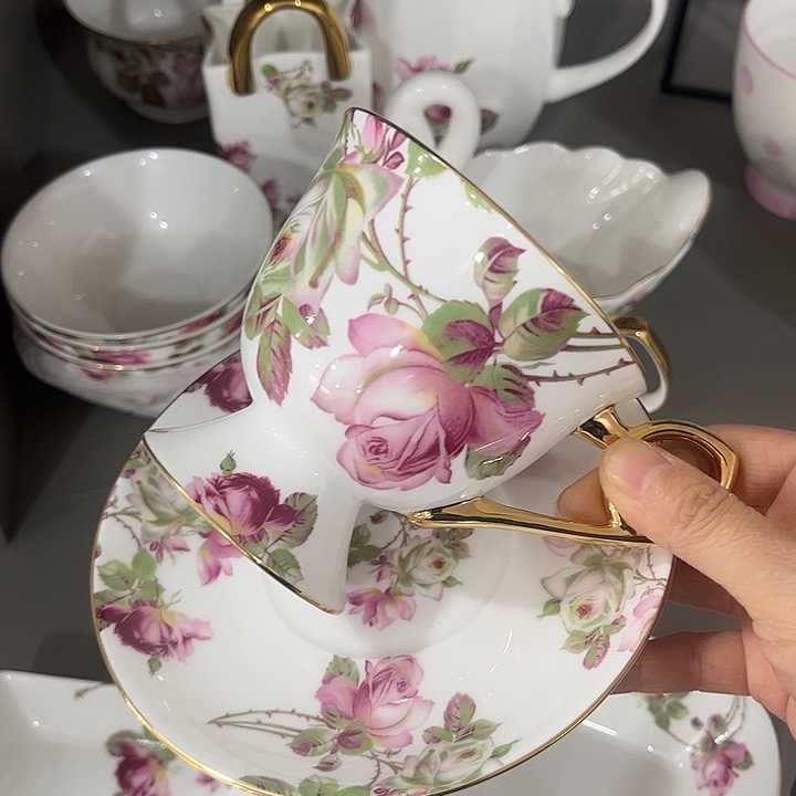 瓷片微瑕骨瓷玫瑰高足杯碟一套