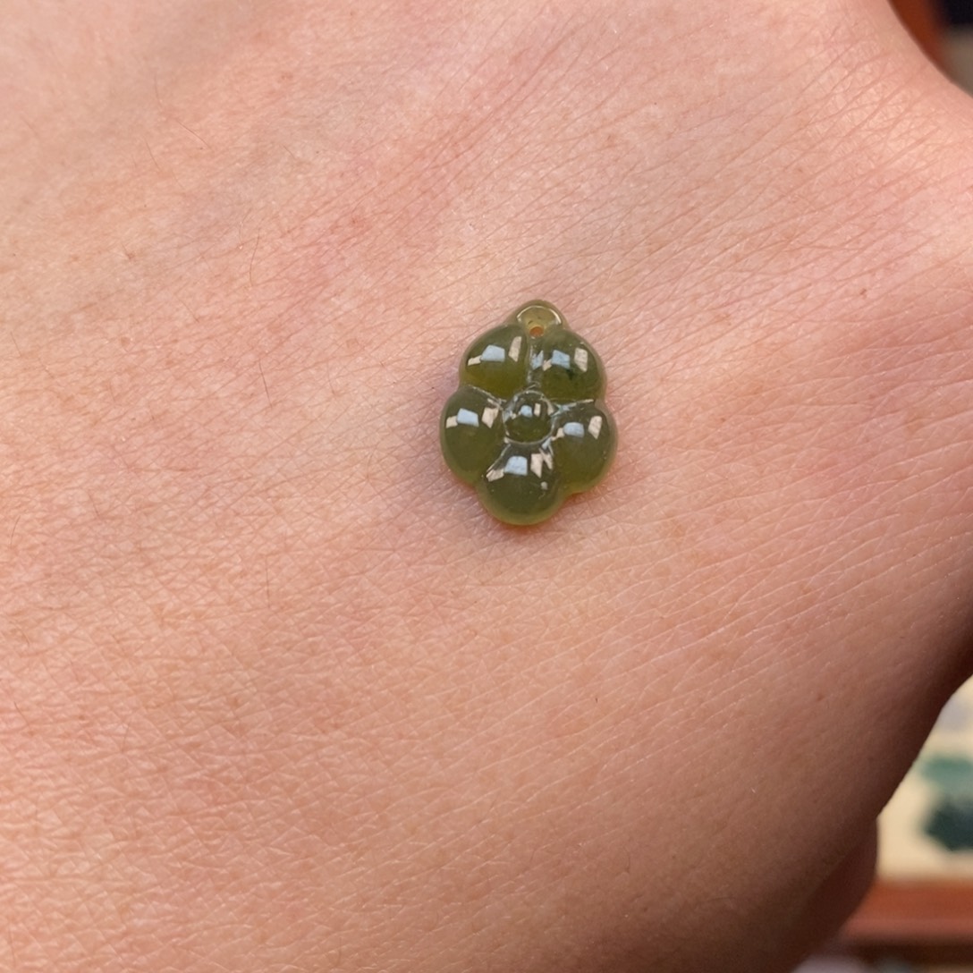 翡翠颈饰未镶嵌花