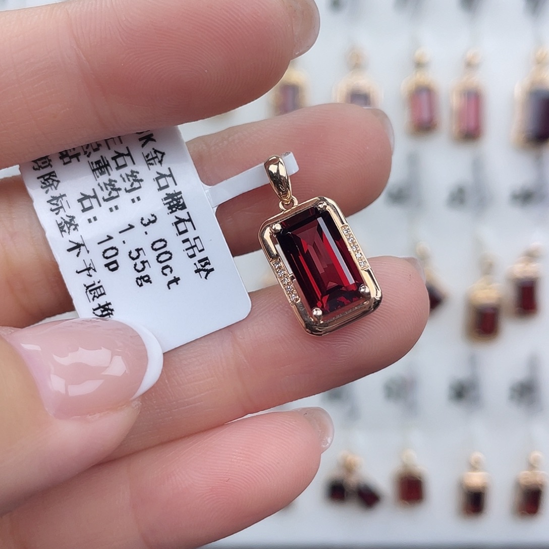 18K金镶嵌石榴石吊坠(不含链)