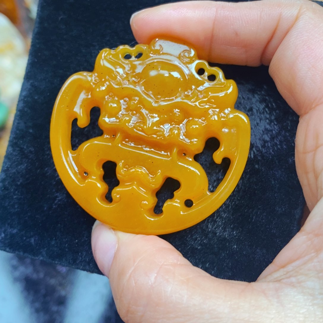 未镶嵌石英质玉（黄龙玉）吊坠(不含链)