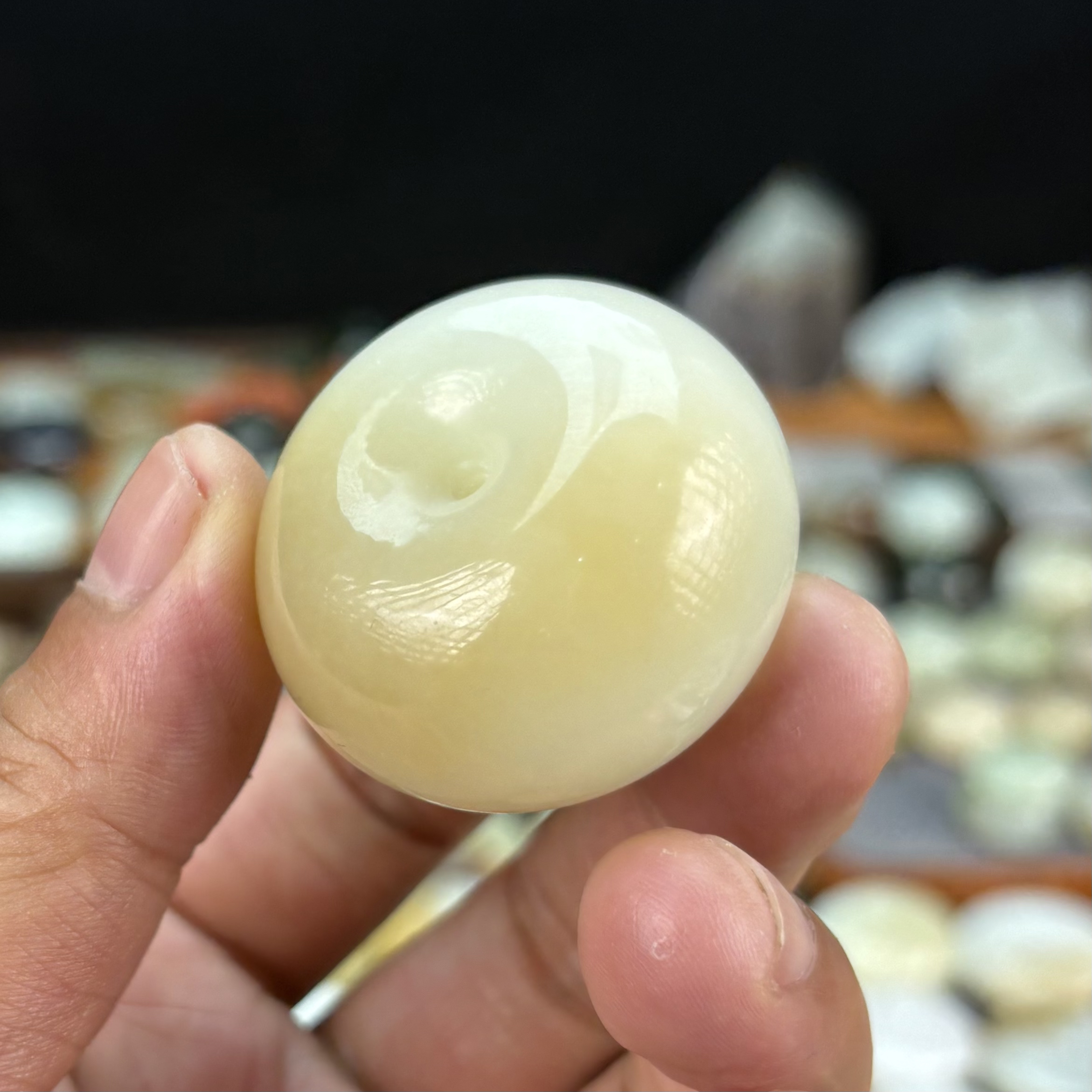 38✖️24巨无霸新疆和田玉糖白玉超厚平安扣胖面包扣吊坠
