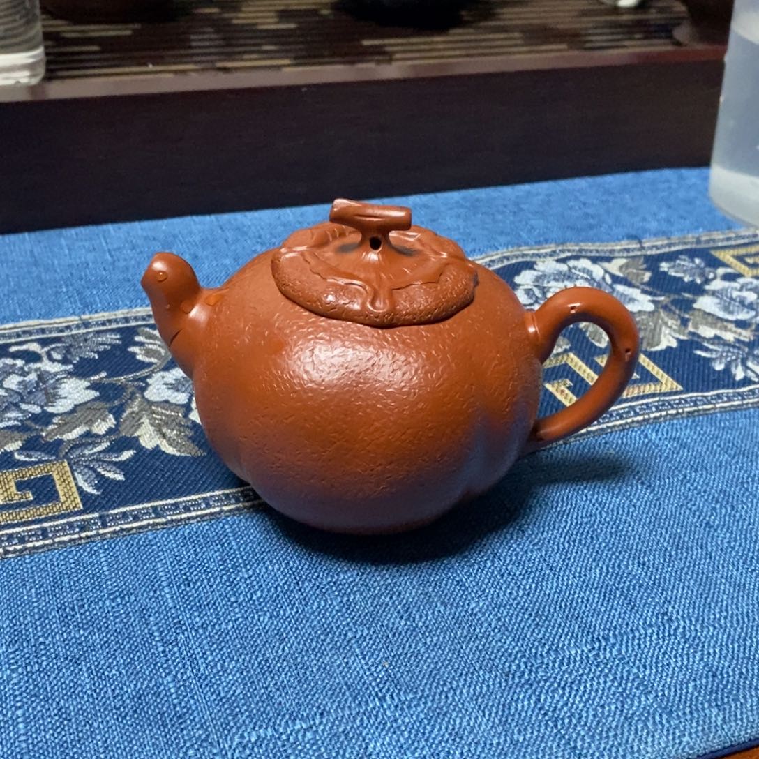 紫砂茶壶260cc.     