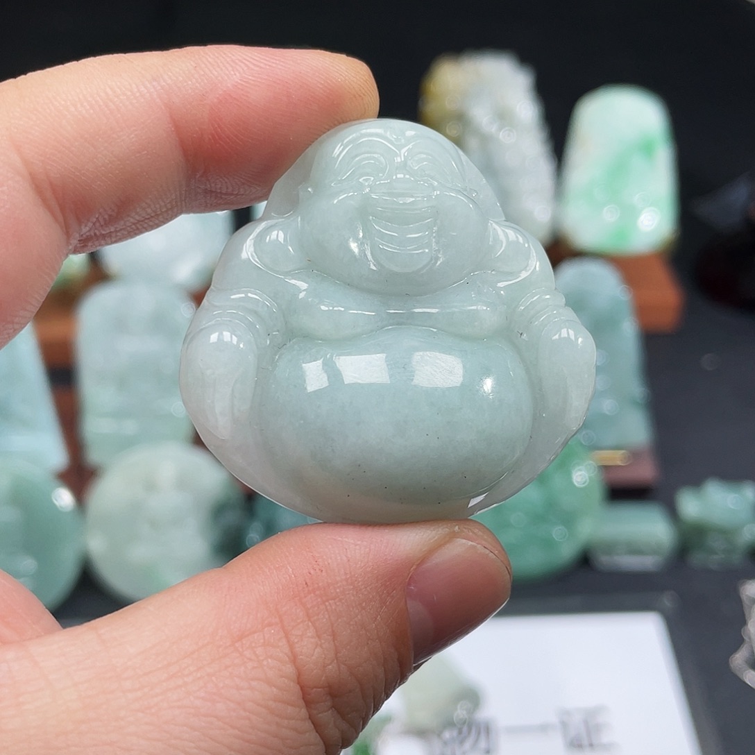 翡翠未镶嵌颈饰佛公