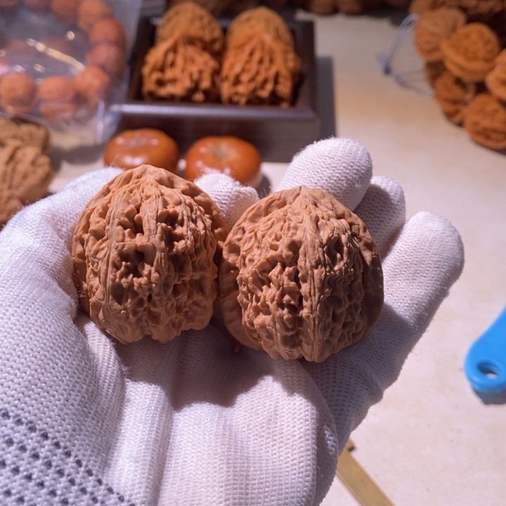 手串文玩核桃@****扬…………