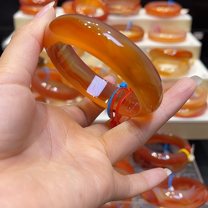 玛瑙/玉髓手镯未镶嵌