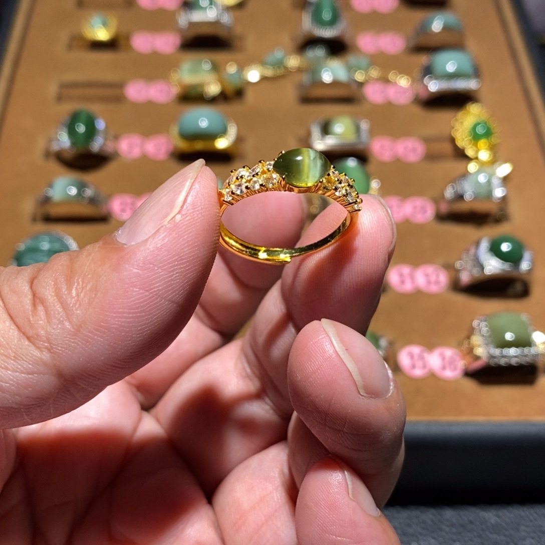 和田玉未镶嵌戒指