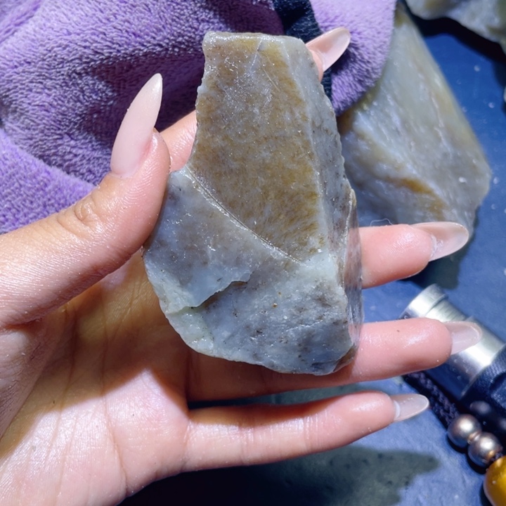 和田玉未镶嵌珠宝半成品