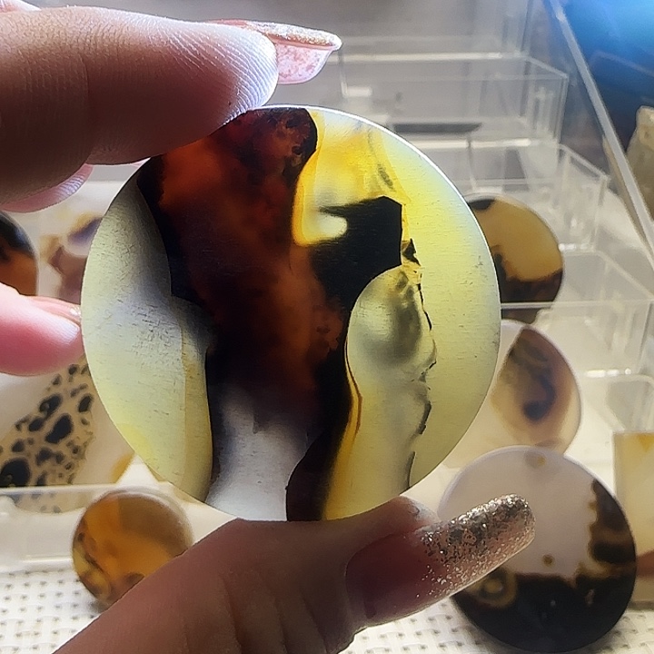 玛瑙/玉髓未镶嵌珠宝奇石