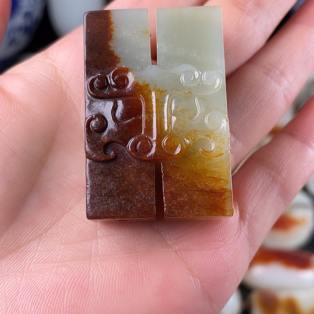 颈饰未镶嵌和田玉（白玉）