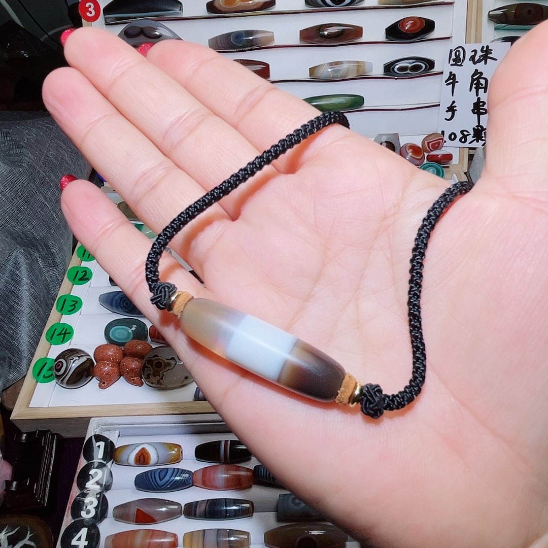 玛瑙/玉髓颈饰未镶嵌电*?