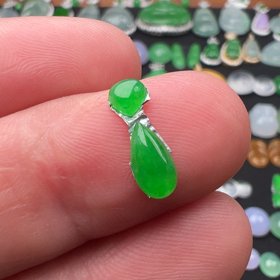 翡翠颈饰未镶嵌水滴套装