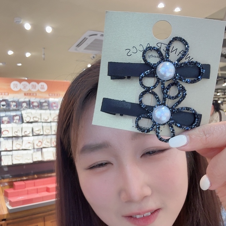 皮质铁合金花花鸭夹oooo