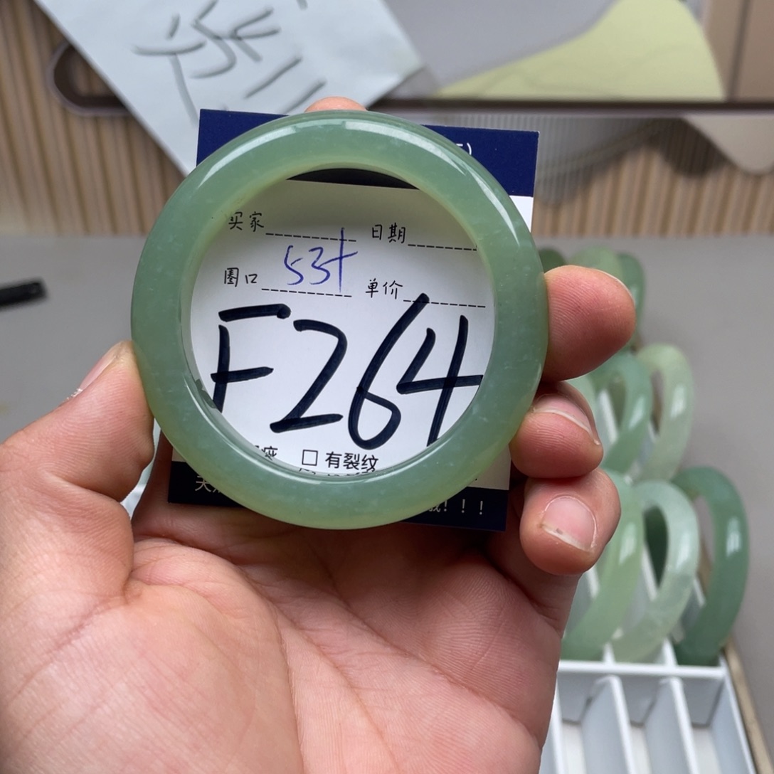 岫玉手镯手镯未镶嵌