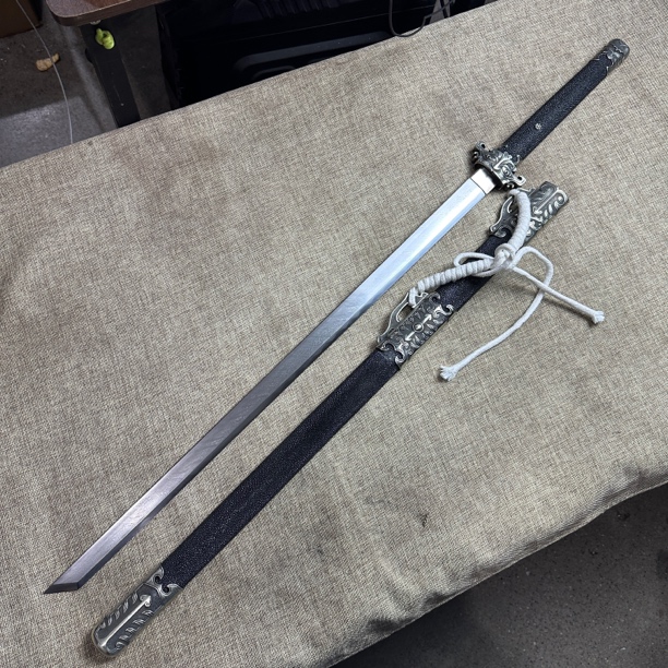 3157 龙泉昊天宝大马士革烧刃横刀鱼皮白铜未开刃