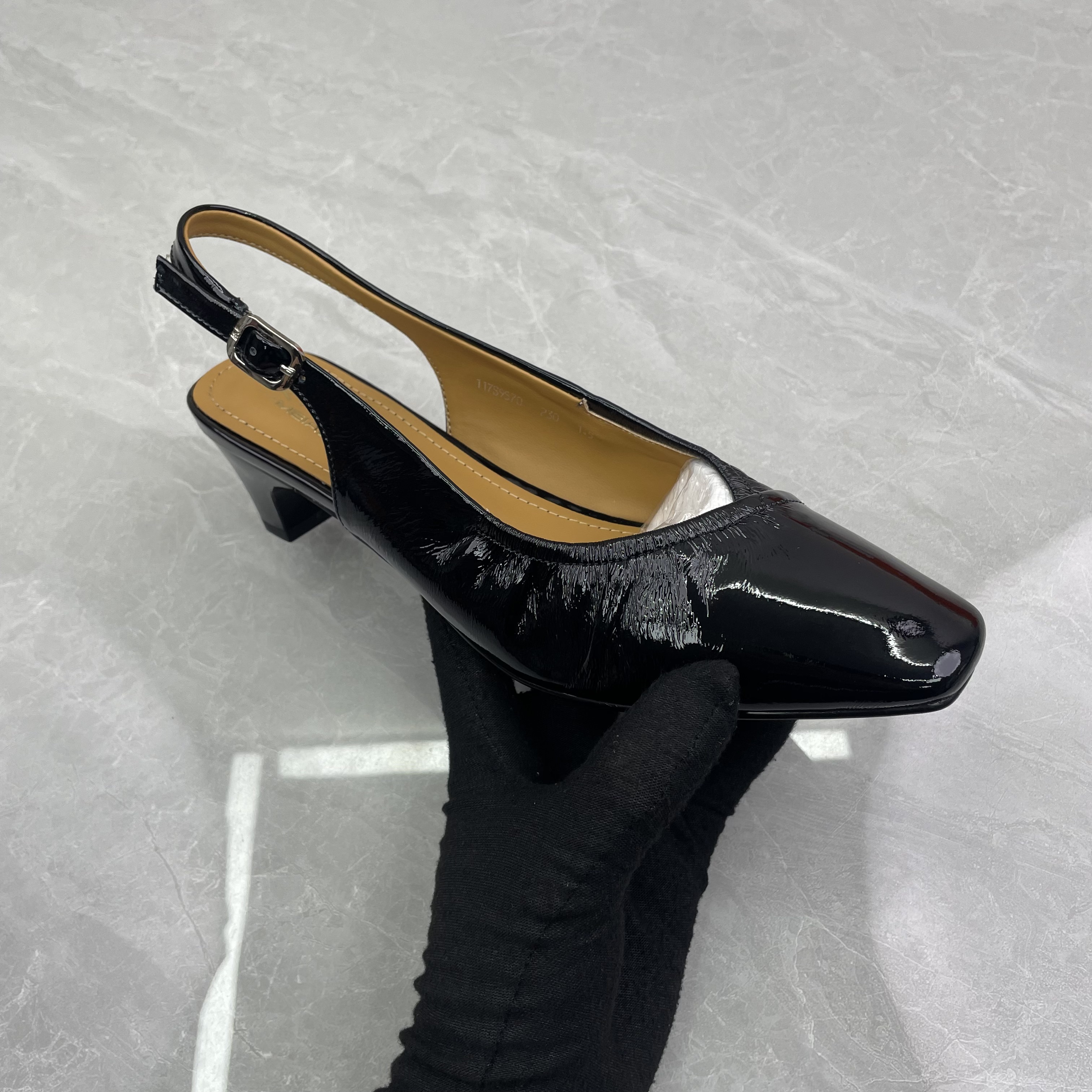 单鞋女(牛皮)S9570(孤品) d区36/40码