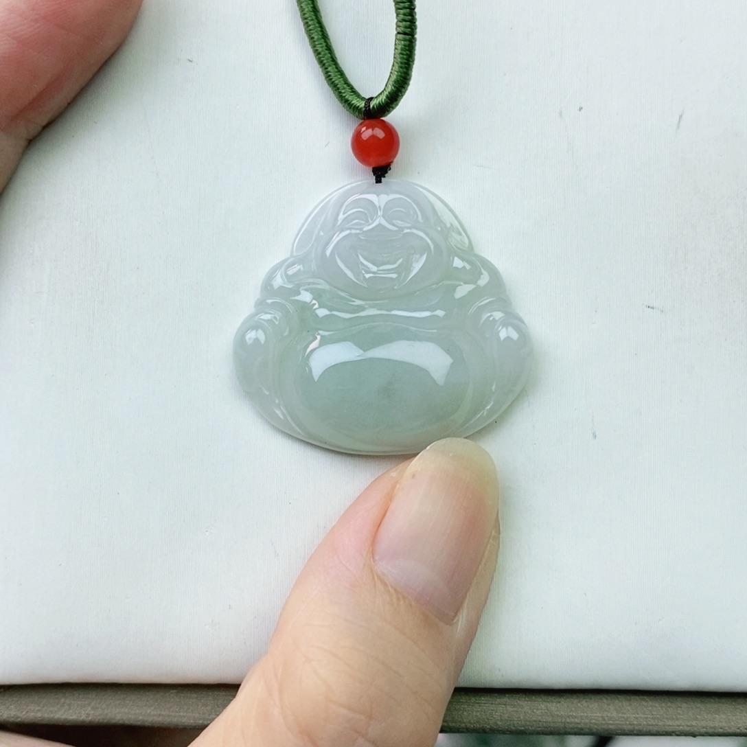 A***里颈饰未镶嵌翡翠佛公