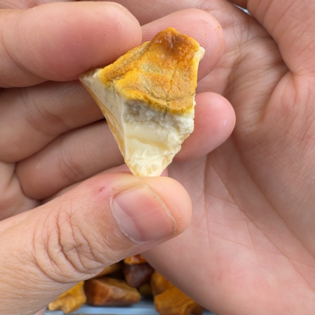 琥珀未镶嵌裸石3.8克