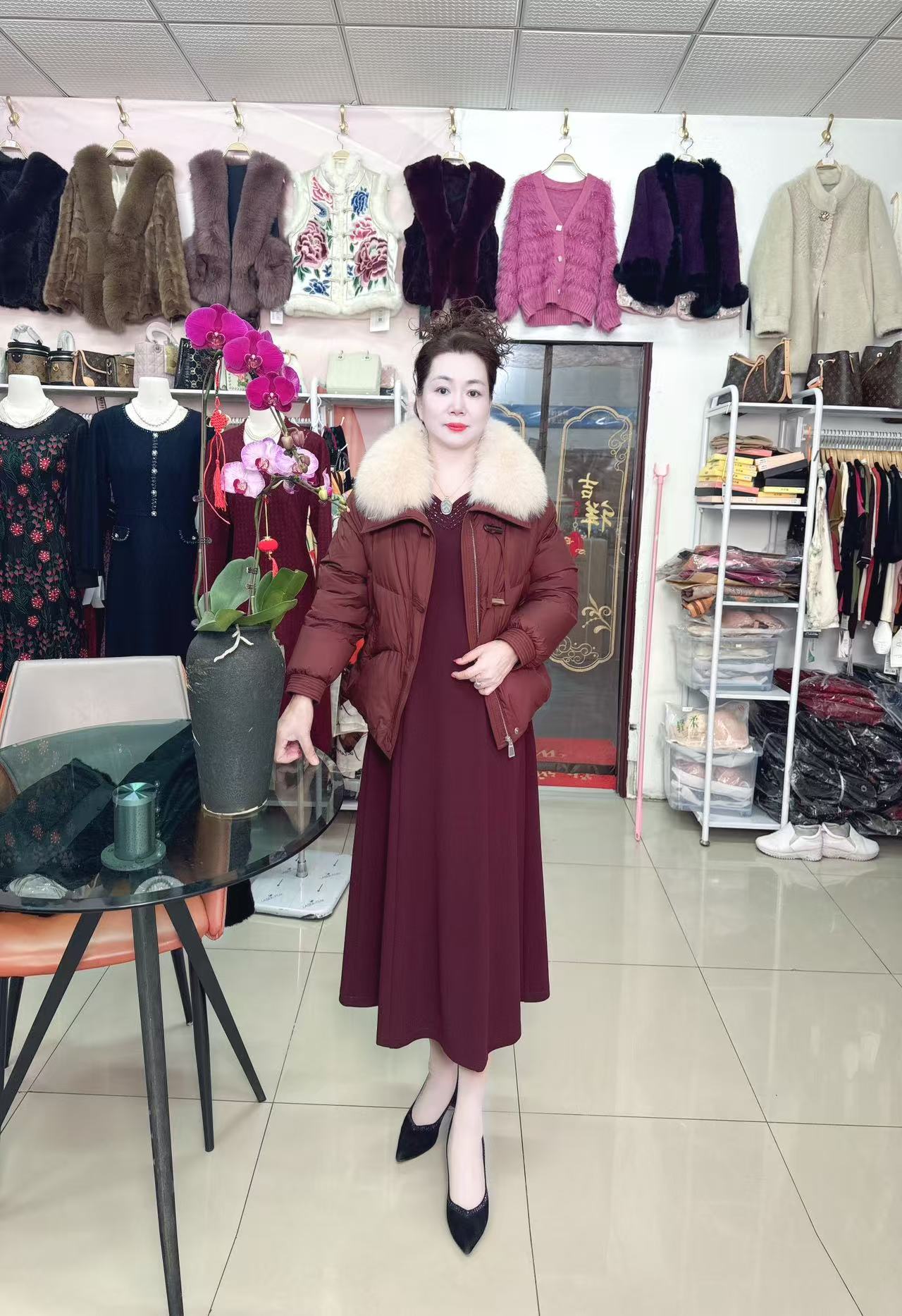 年轻妈妈大毛领短款外套新款中年母亲冬季保暖百搭加绒女款加厚