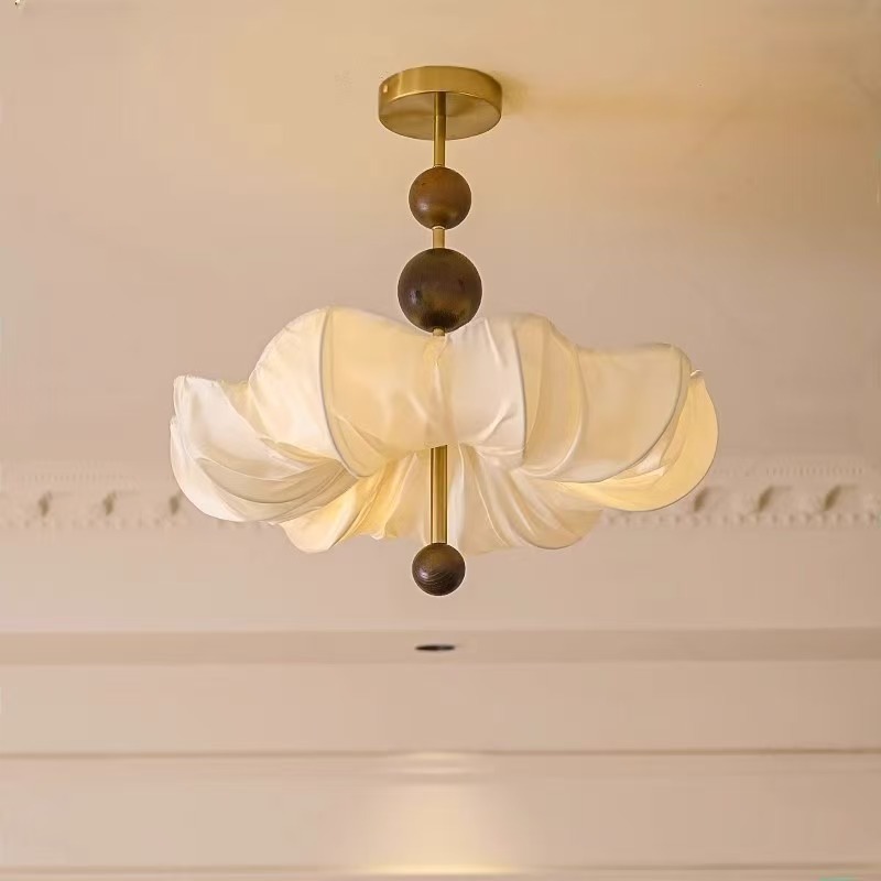 花朵灯法式护眼高级主卧烂漫中古奶油原木风卧室吸顶房间餐厅吊灯