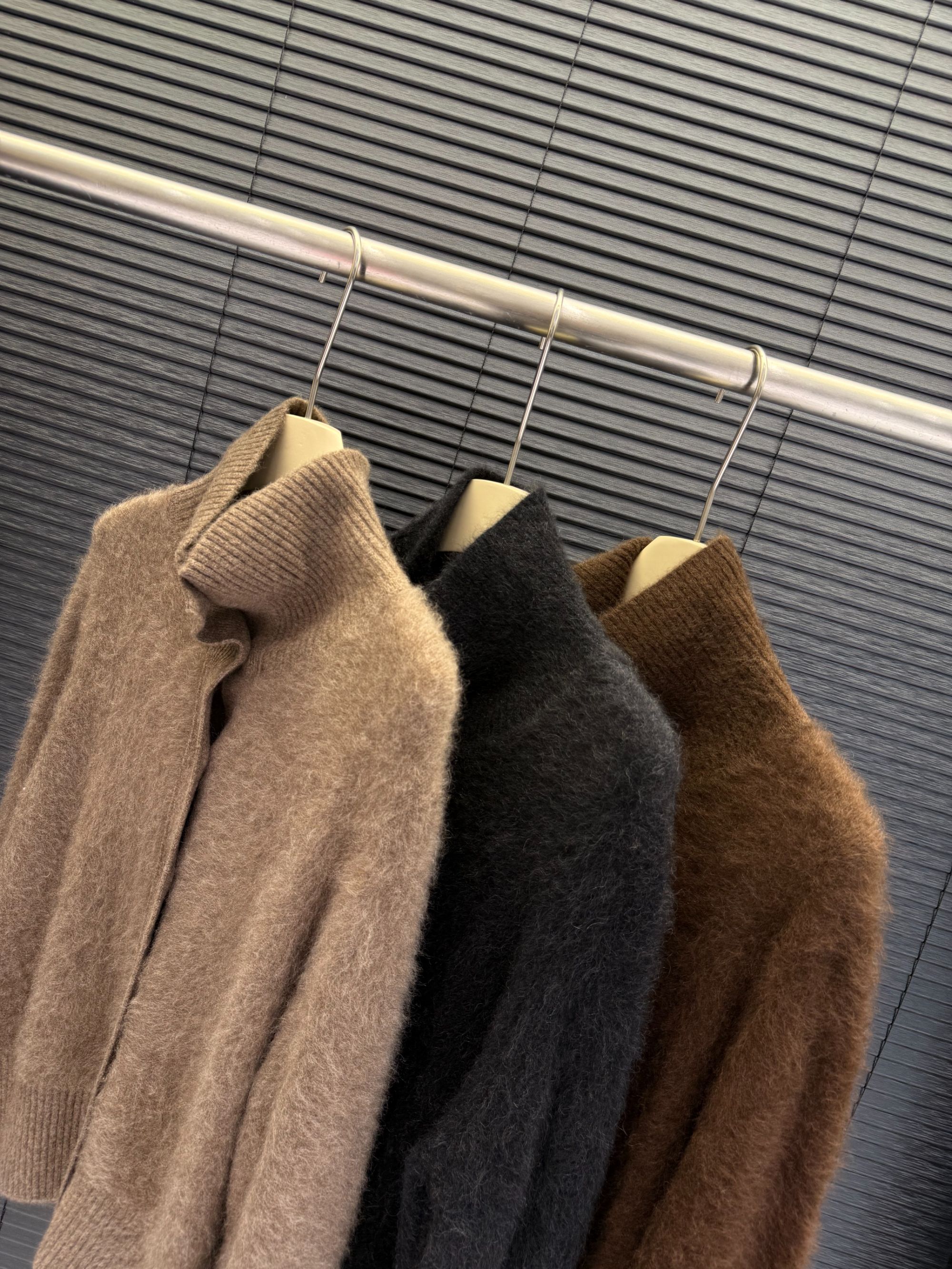 仓美美女装-藏地软黄金堆堆领纽扣设计牦牛绒（卡码推荐拍大！）