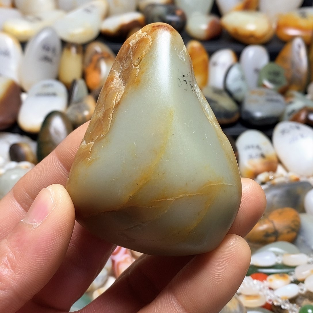 和田玉颈饰未镶嵌手把件原石