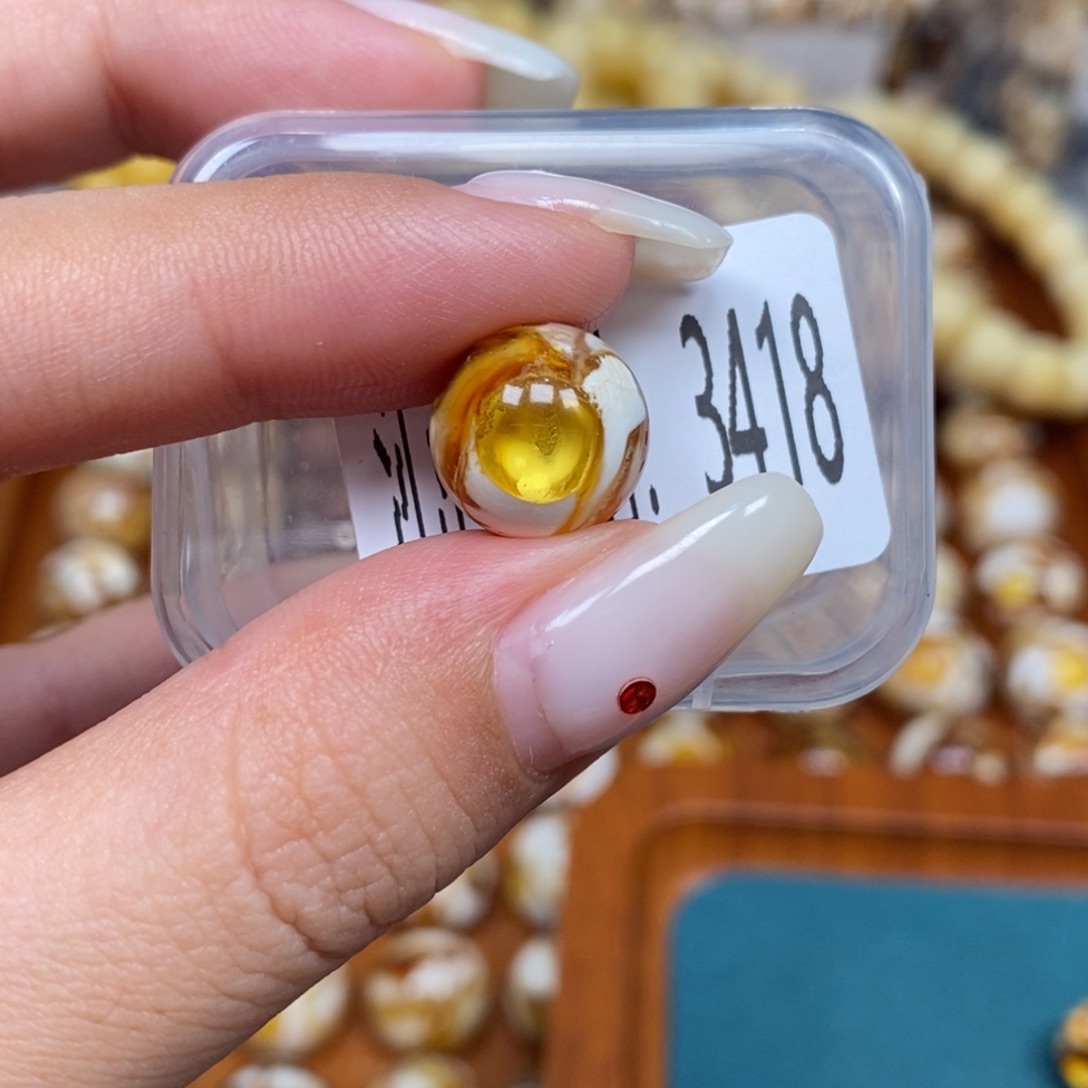 琥珀未镶嵌珠宝奇石3418