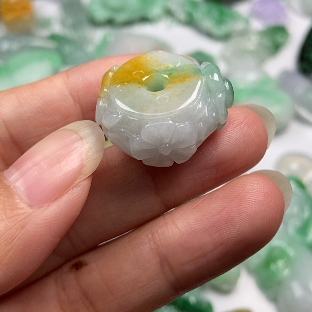翡翠未镶嵌颈饰翡翠