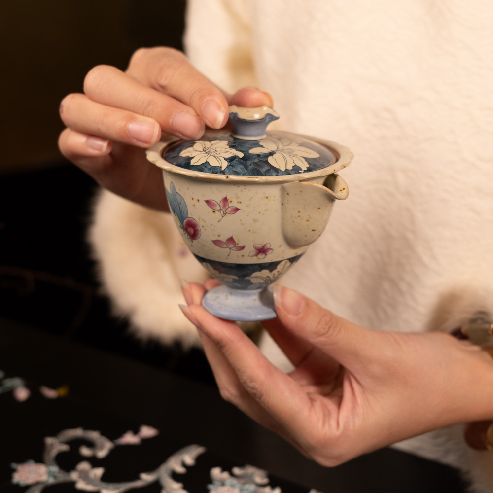 CY0005 仿古釉-蝶舞百合高脚手抓宝瓶