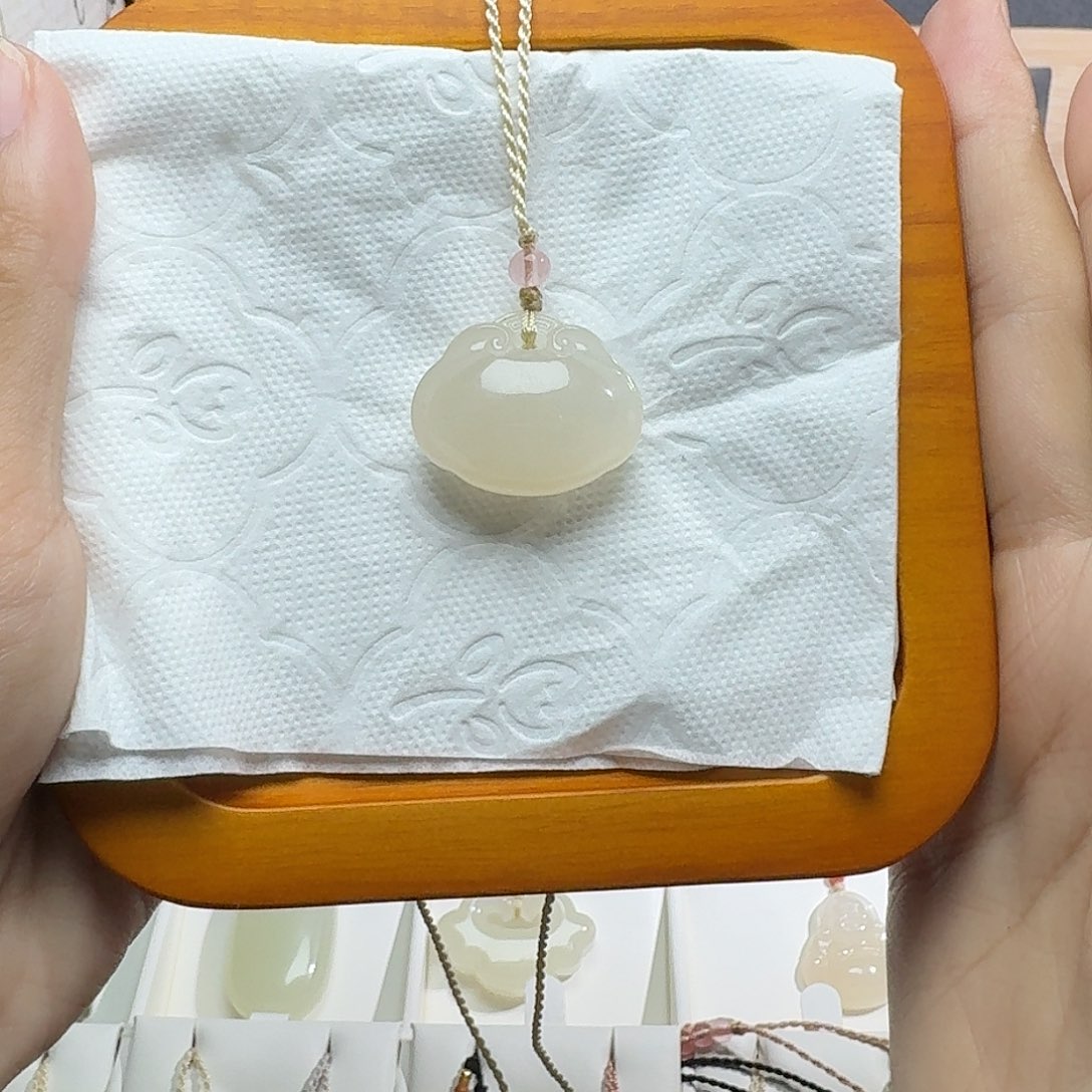 C***C吊坠(不含链)未镶嵌和田玉平安如意锁