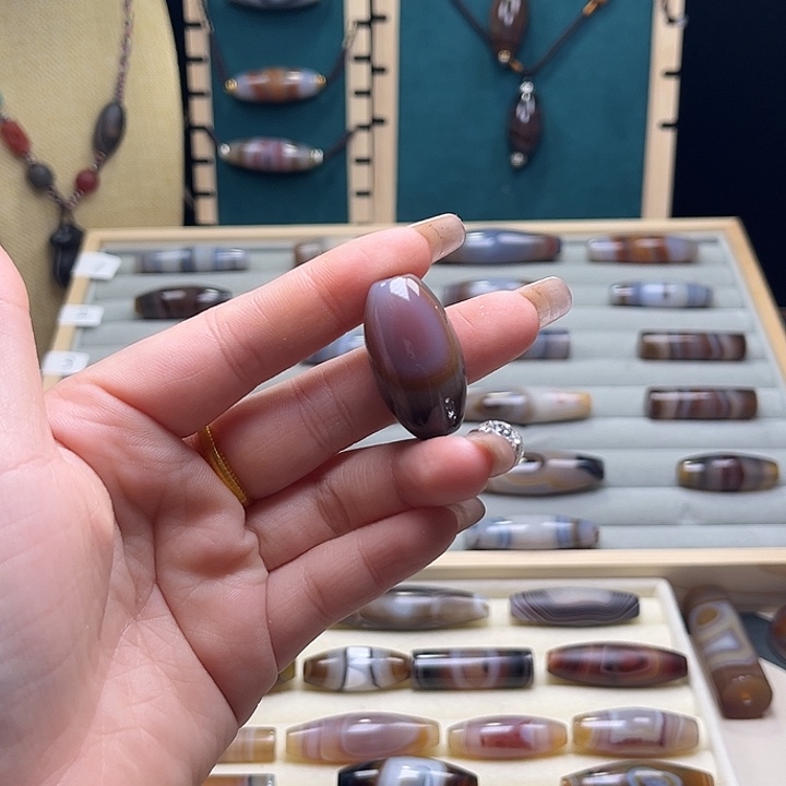 玛瑙/玉髓未镶嵌吊坠(赠链)