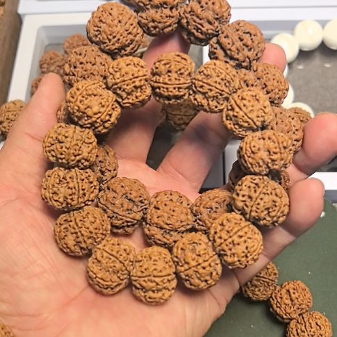 天***间手串金刚菩提六瓣大金刚22+一条，五瓣25一条