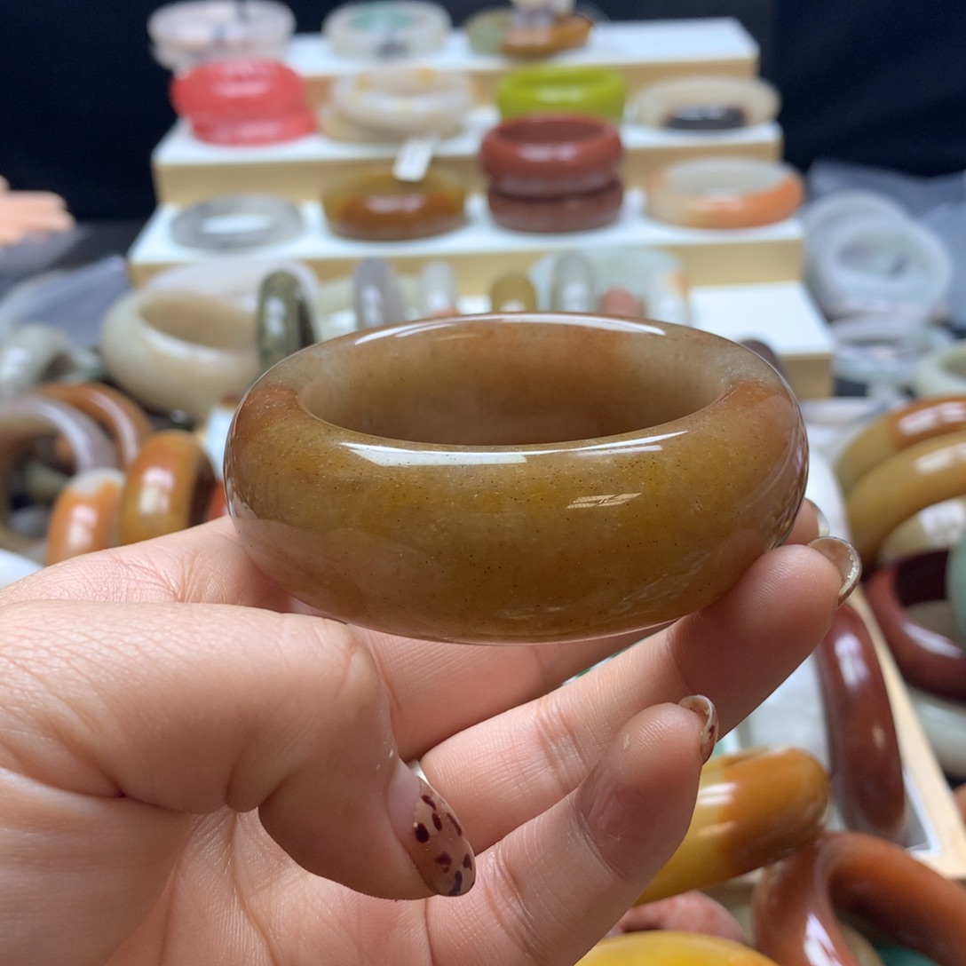 石英质玉手镯未镶嵌云