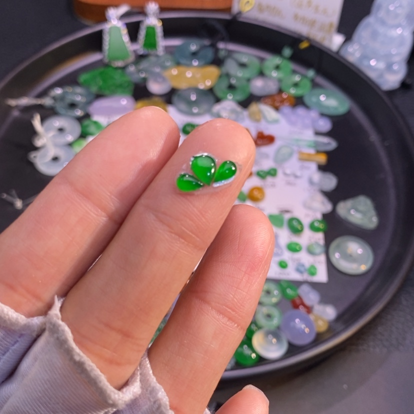 【闪购商品】翡翠挂件未镶嵌水滴