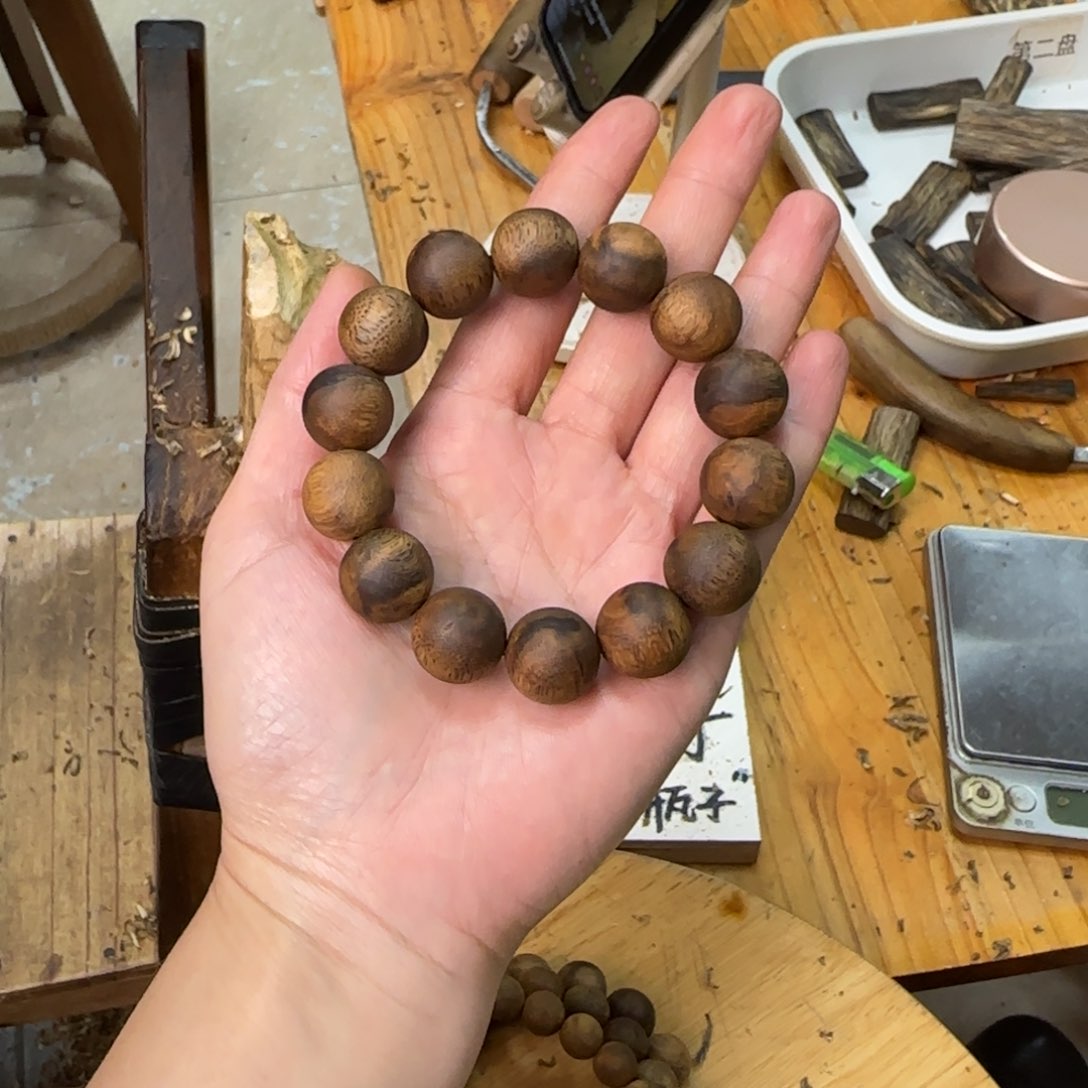 沉香手串陈*明1.7规格白奇乌身圆叶24克➕